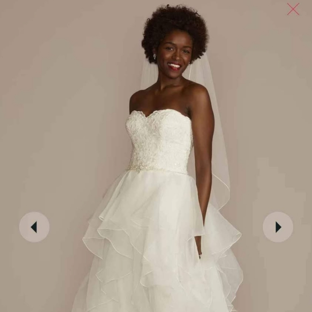 Elegant White Strapless Wedding Dress